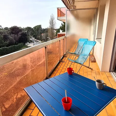 Sur - Emplacement De Choix - - De Nauzan