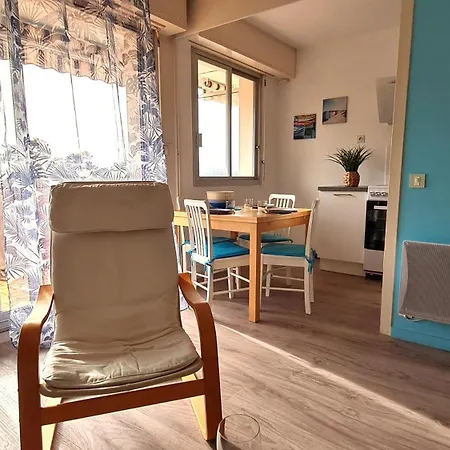 Sur - Emplacement De Choix - - De Nauzan