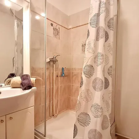 Sur - Emplacement De Choix - - De Nauzan Apartment